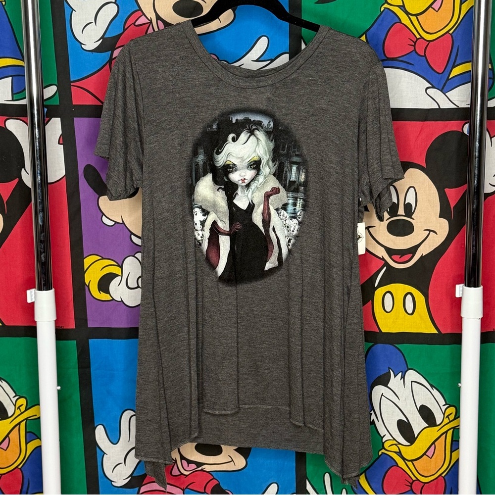 NWT Disney WonderGround Gallery Cruella Graphic Tee